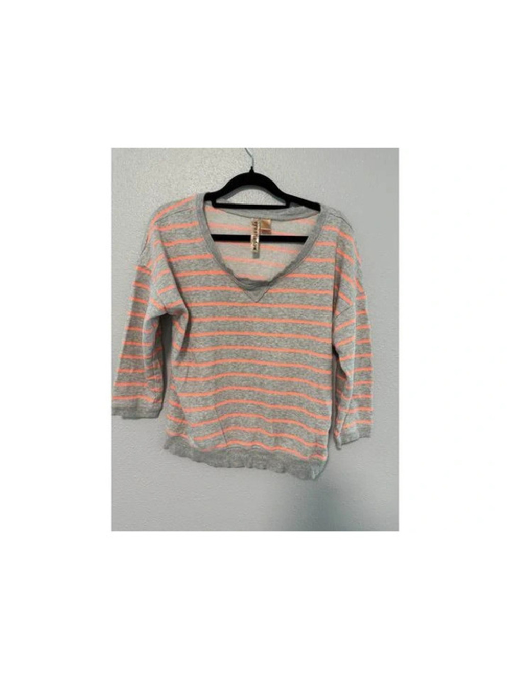 #6216 Gray & Coral Striped 3/4 Sleeve Top Medium